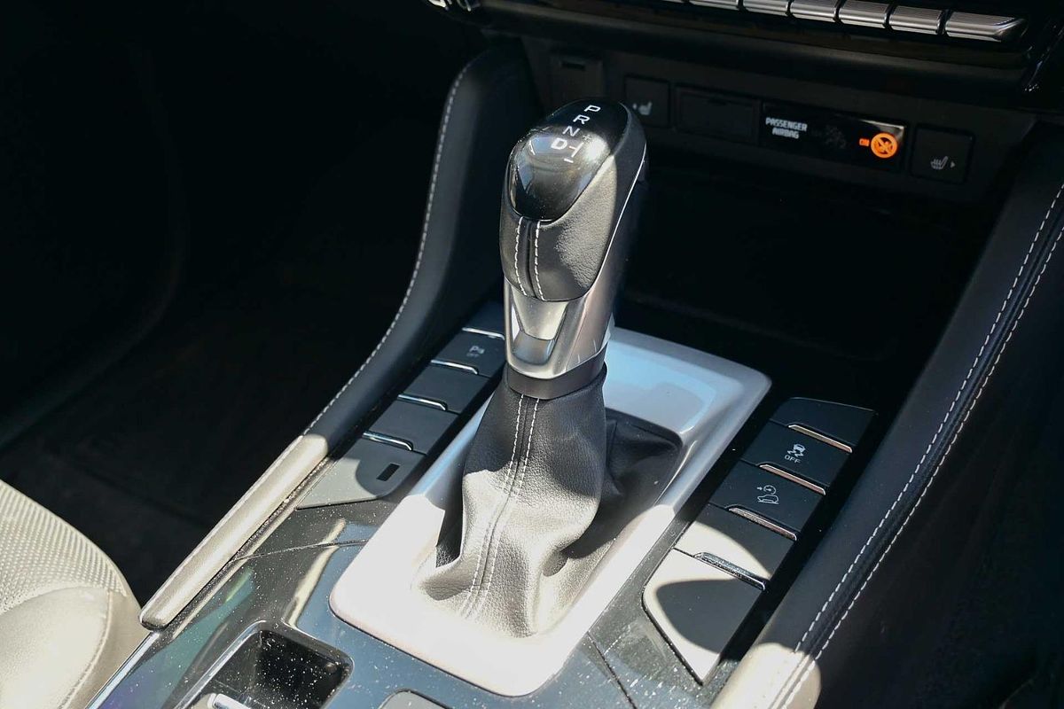 2022 Isuzu MU-X LS-T