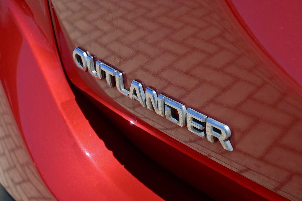 2016 Mitsubishi Outlander LS ZK