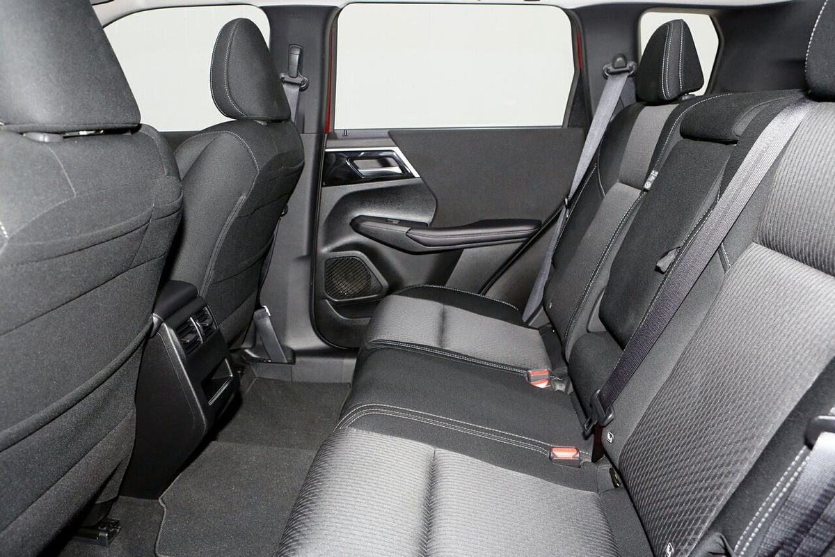 2024 Mitsubishi Outlander ES ZM