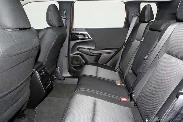 2024 Mitsubishi Outlander ES ZM