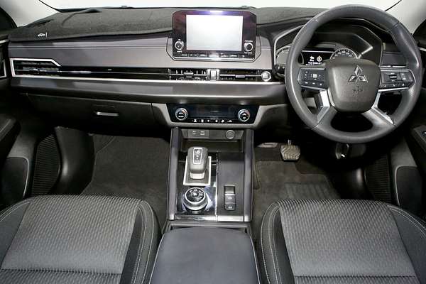 2024 Mitsubishi Outlander ES ZM