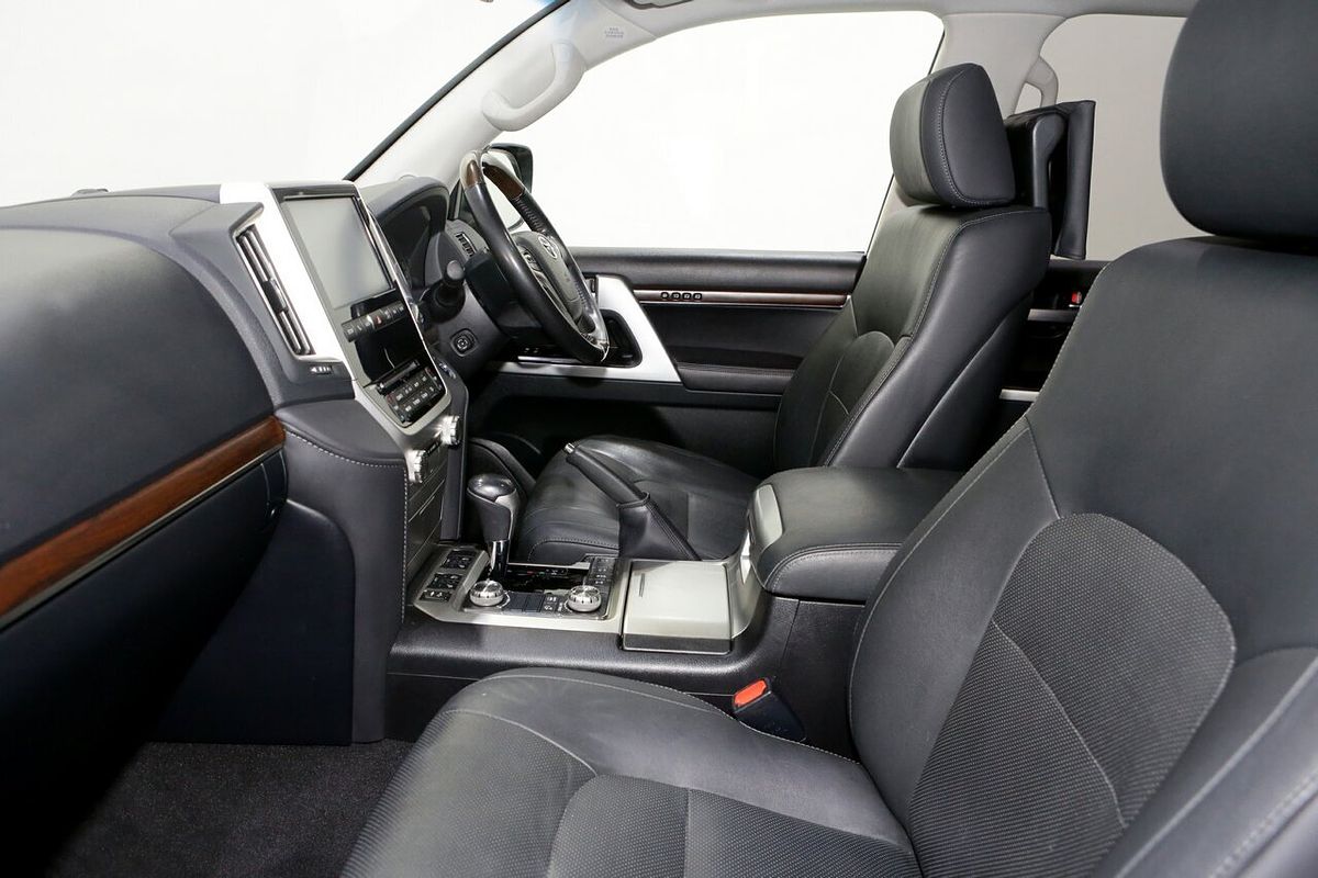 2021 Toyota Landcruiser Sahara VDJ200R