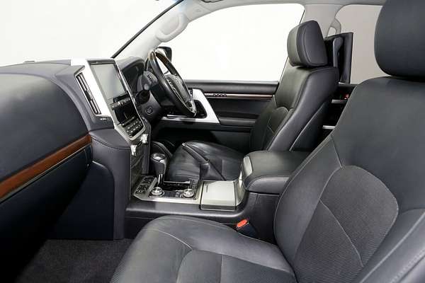 2021 Toyota Landcruiser Sahara VDJ200R