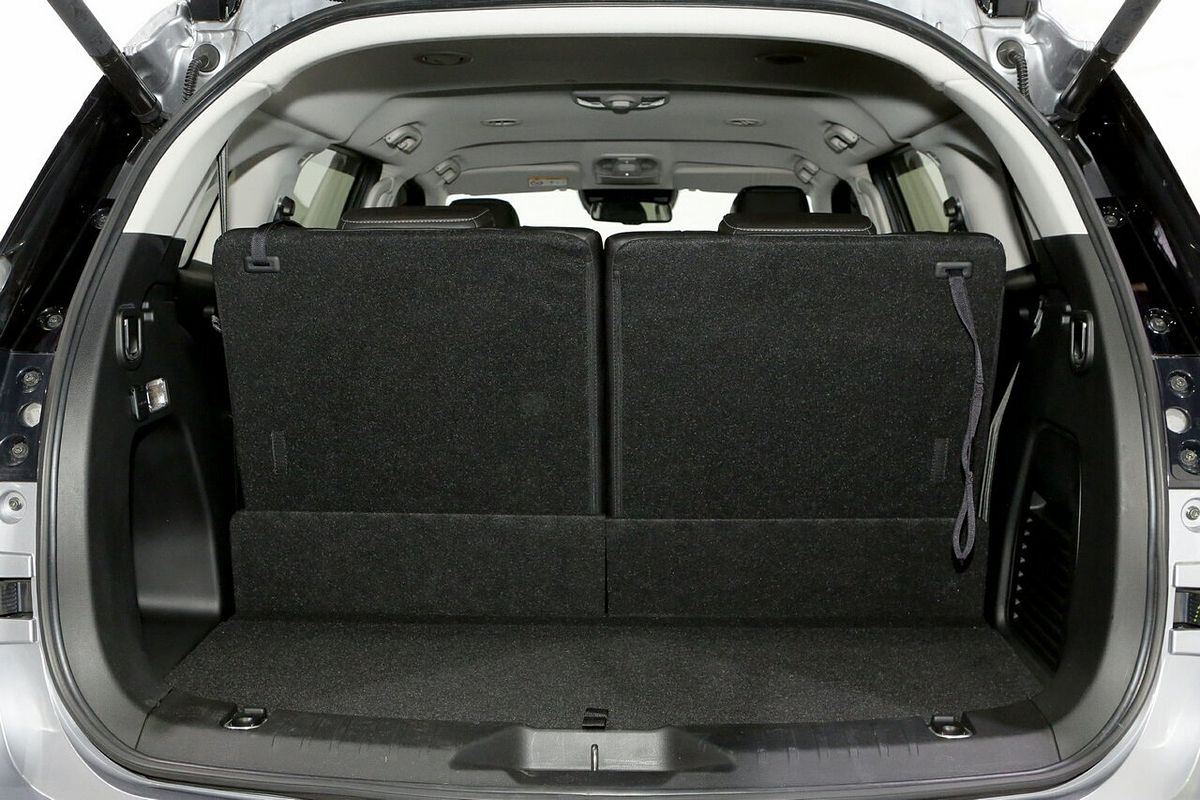 2023 Isuzu MU-X LS-T