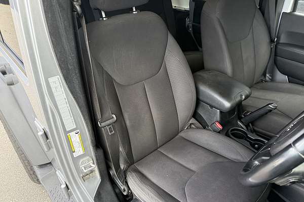 2014 Jeep Wrangler Unlimited Sport JK