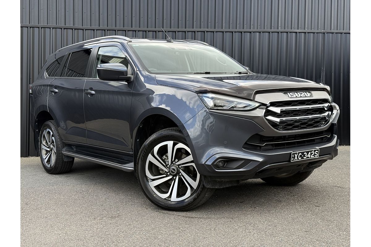 2022 Isuzu MU-X LS-T