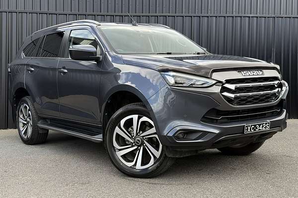 2022 Isuzu MU-X LS-T