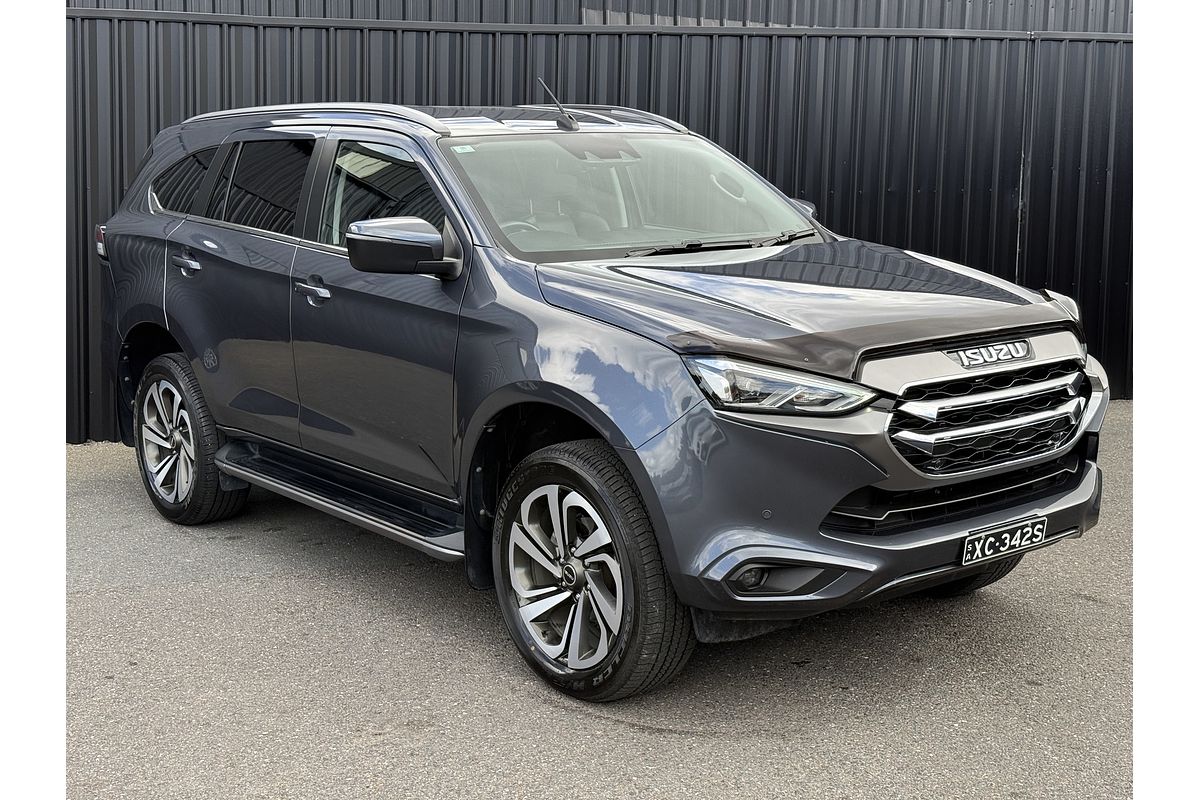 2022 Isuzu MU-X LS-T