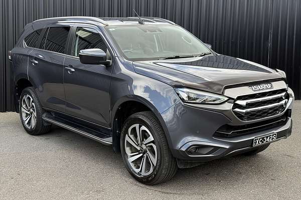 2022 Isuzu MU-X LS-T