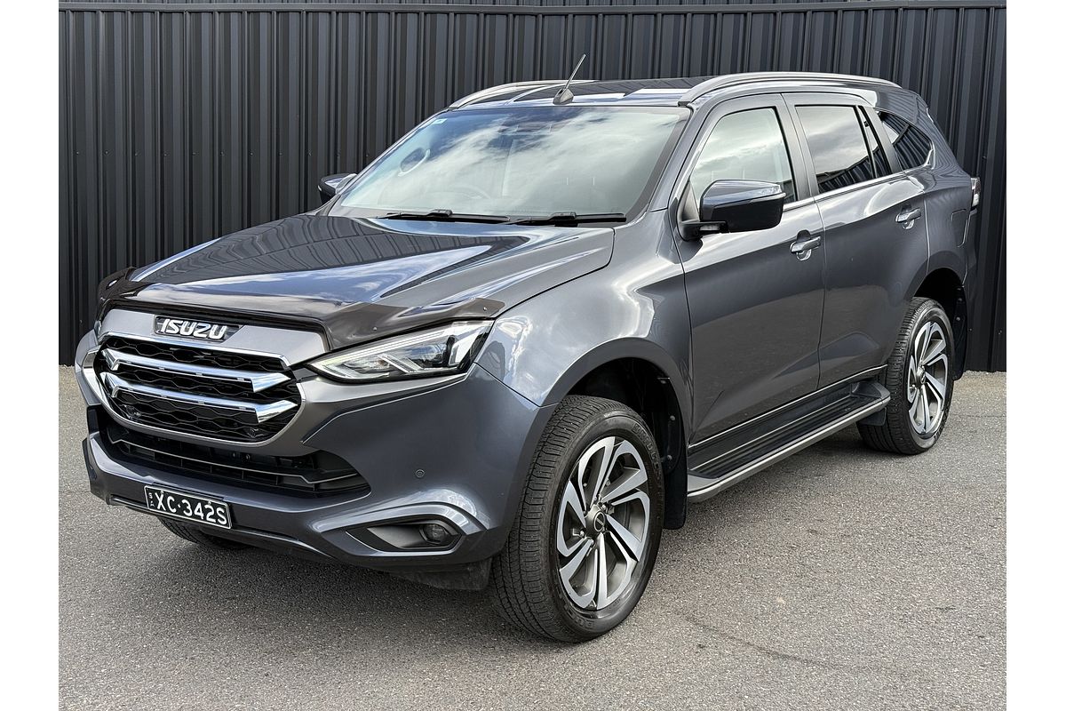 2022 Isuzu MU-X LS-T