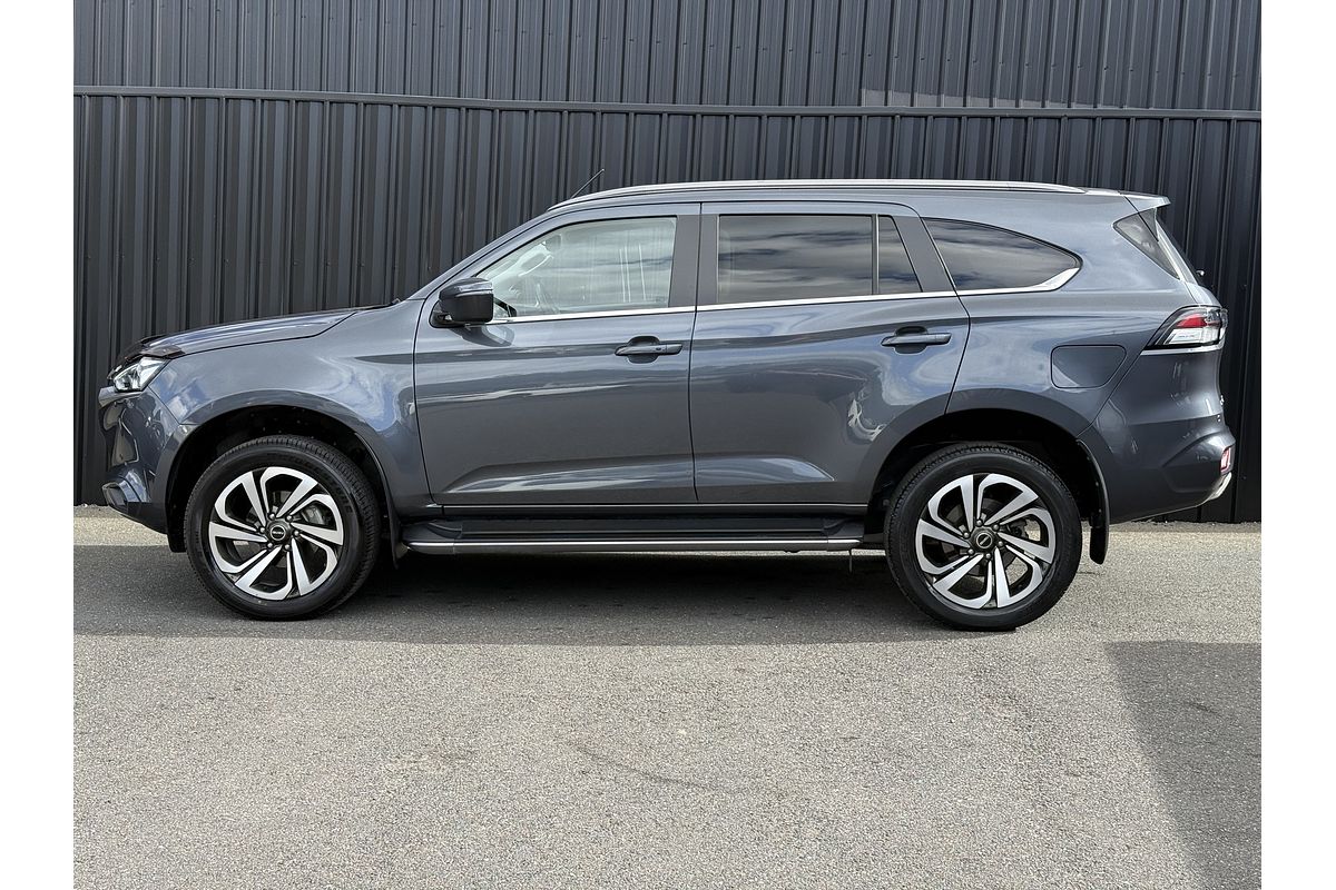 2022 Isuzu MU-X LS-T