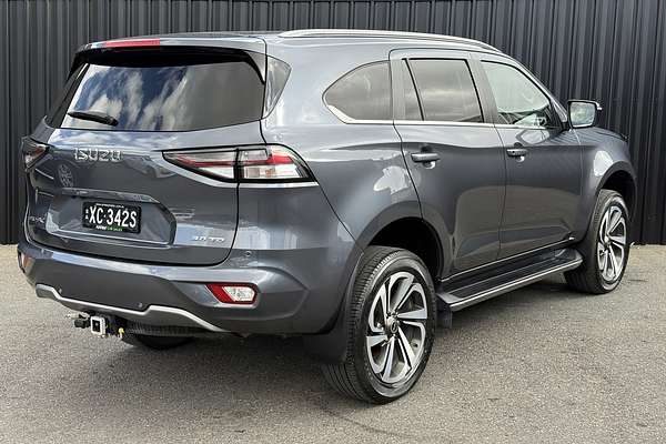 2022 Isuzu MU-X LS-T