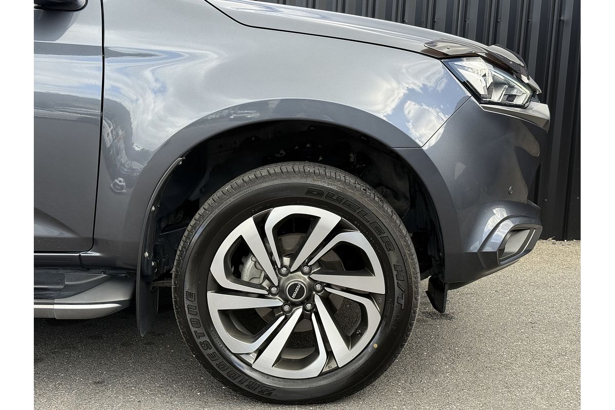 2022 Isuzu MU-X LS-T