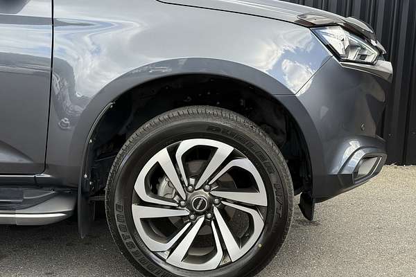 2022 Isuzu MU-X LS-T