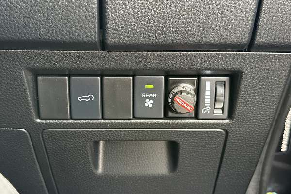 2022 Isuzu MU-X LS-T