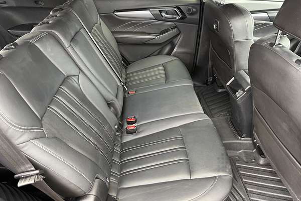 2022 Isuzu MU-X LS-T