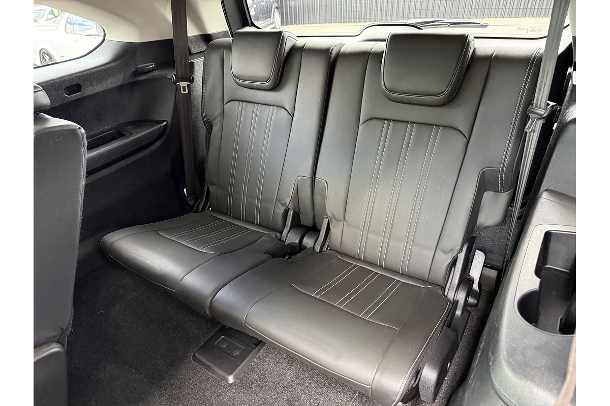 2022 Isuzu MU-X LS-T