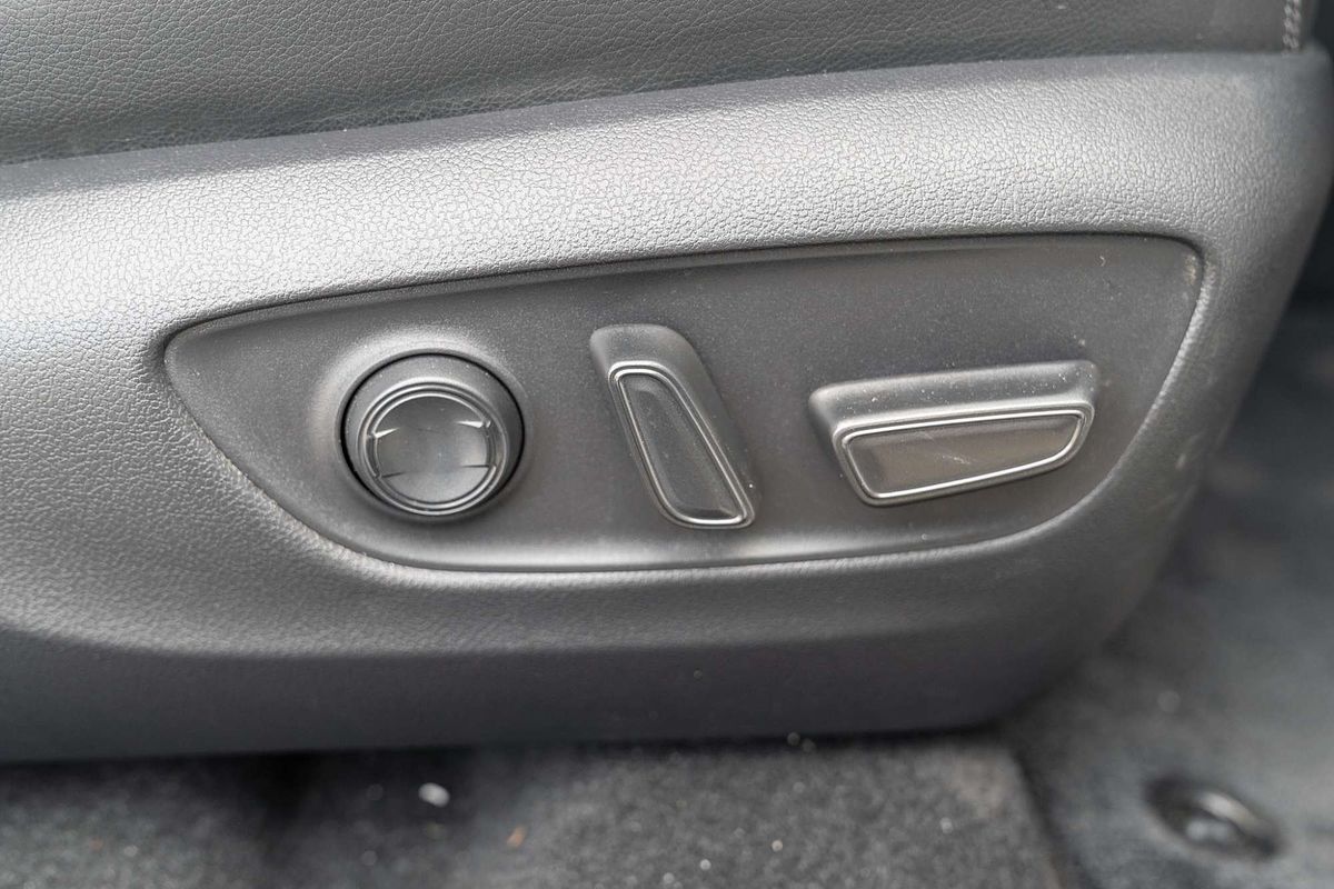 2022 Toyota RAV4 Cruiser AXAH52R