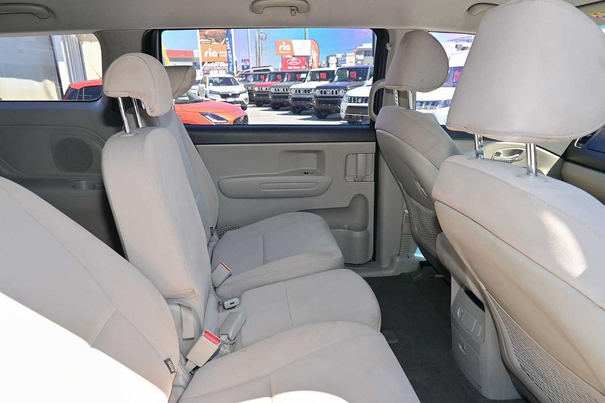 2015 Kia Carnival S YP