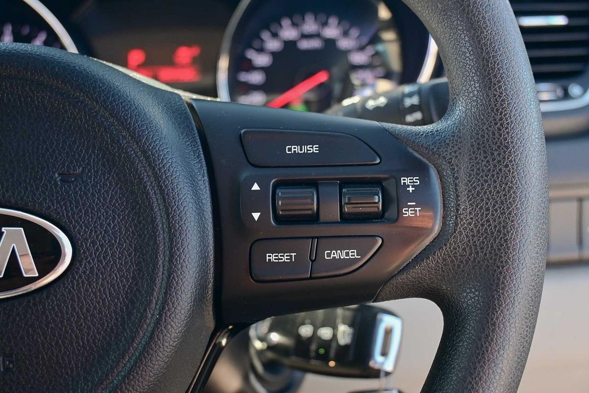 2015 Kia Carnival S YP