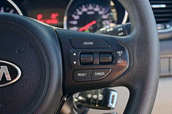 2015 Kia Carnival S YP