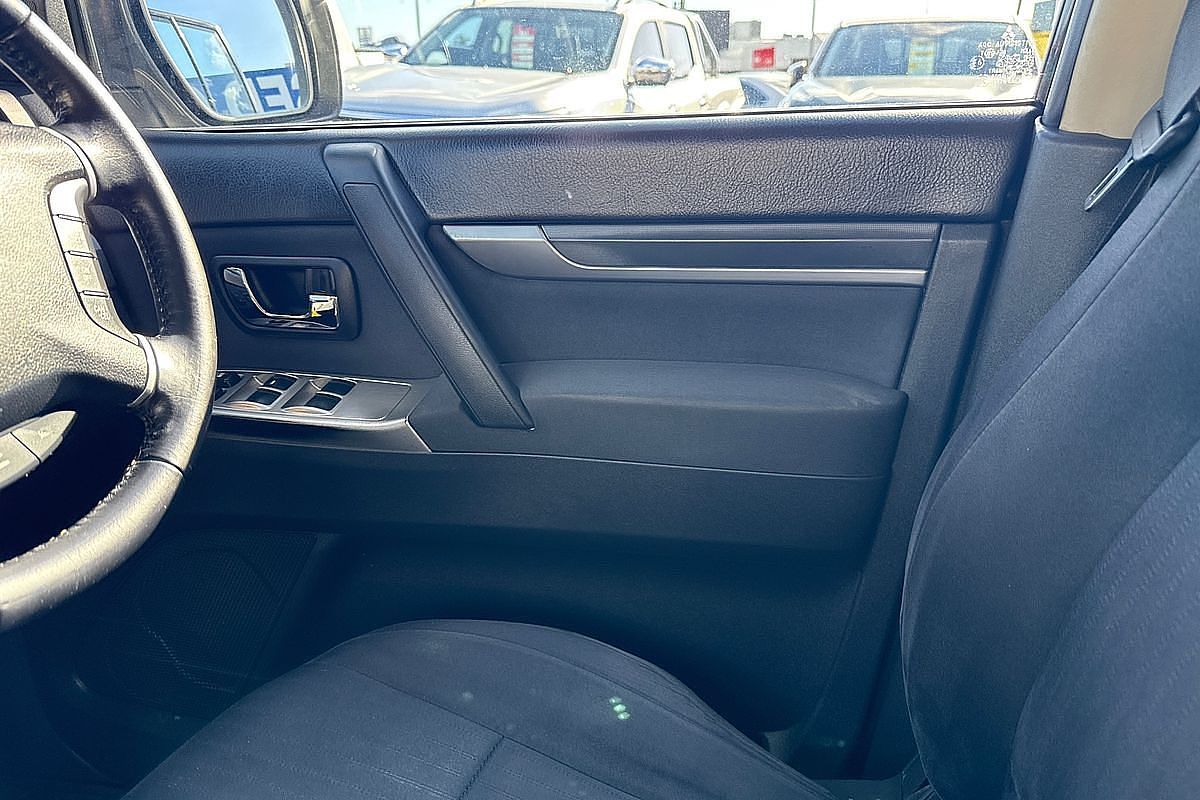 2014 Mitsubishi Pajero GLX-R NW