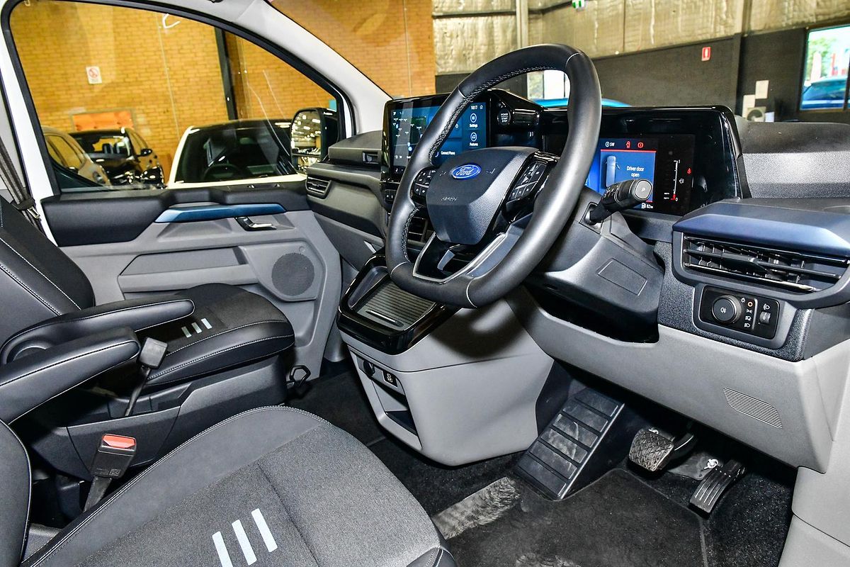 2024 Ford Tourneo Active AV SWB