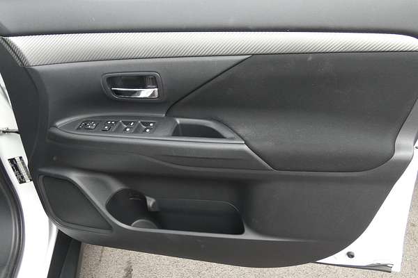 2016 Mitsubishi Outlander LS ZK