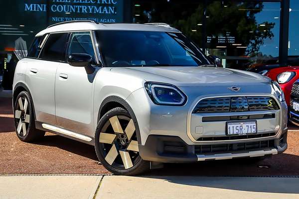 2024 MINI Countryman SE Favoured U25