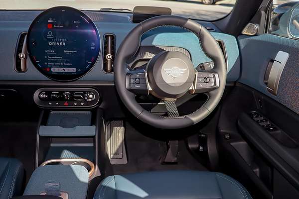 2024 MINI Countryman SE Favoured U25