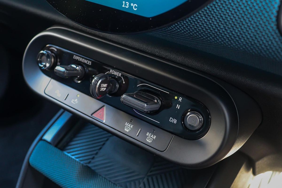 2024 MINI Countryman SE Favoured U25