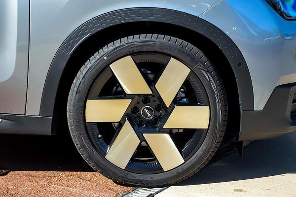 2024 MINI Countryman SE Favoured U25