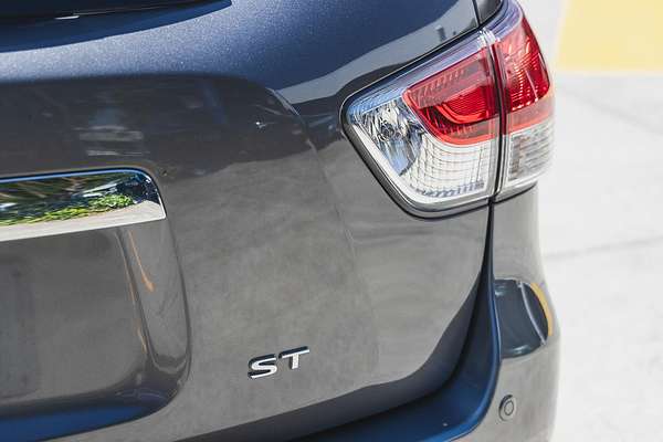 2016 Nissan Pathfinder ST R52