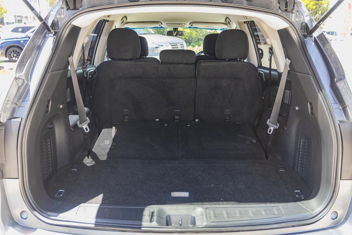 2016 Nissan Pathfinder ST R52