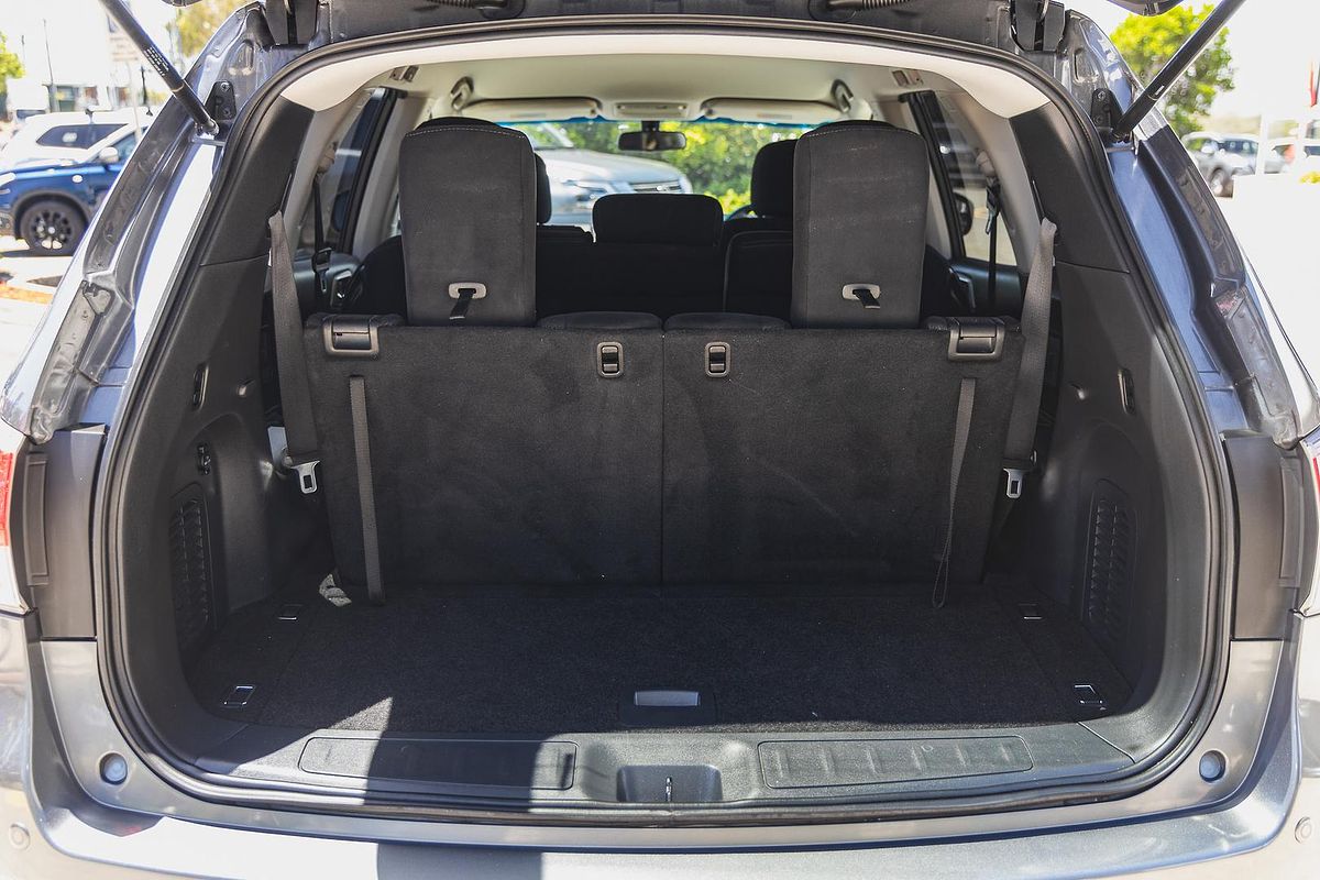 2016 Nissan Pathfinder ST R52