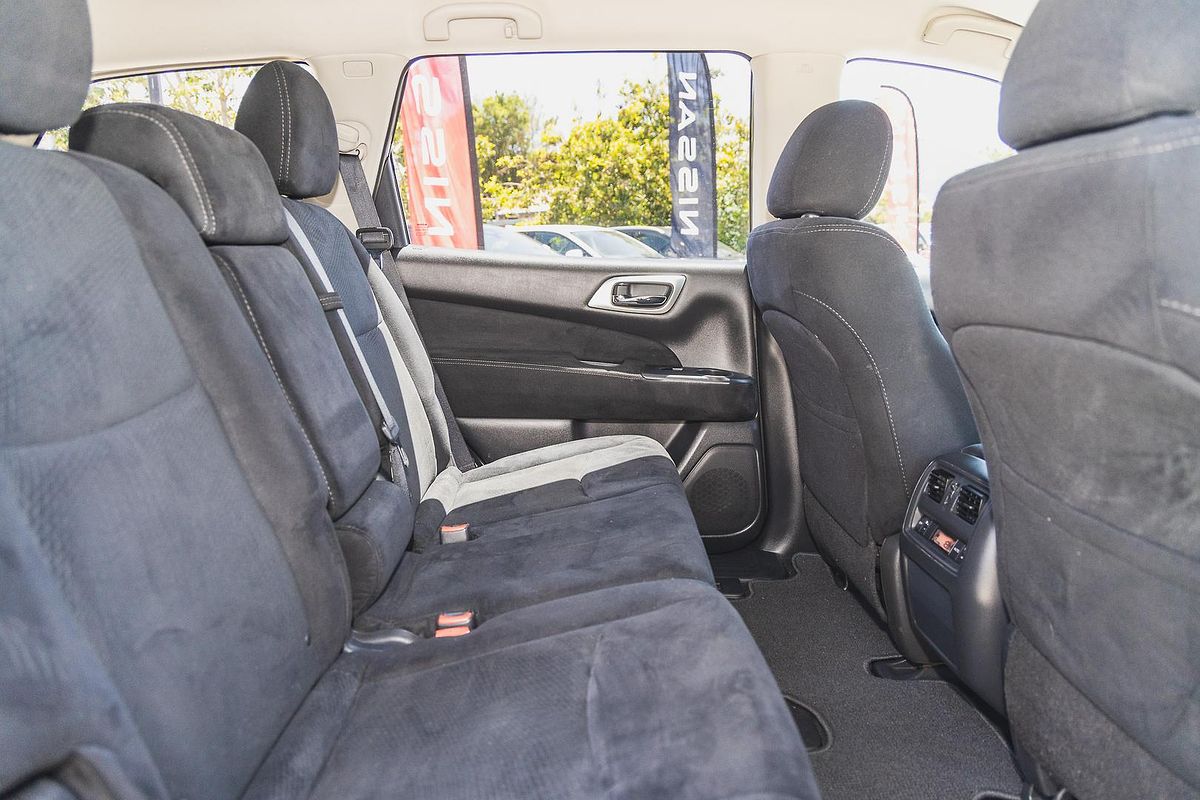 2016 Nissan Pathfinder ST R52