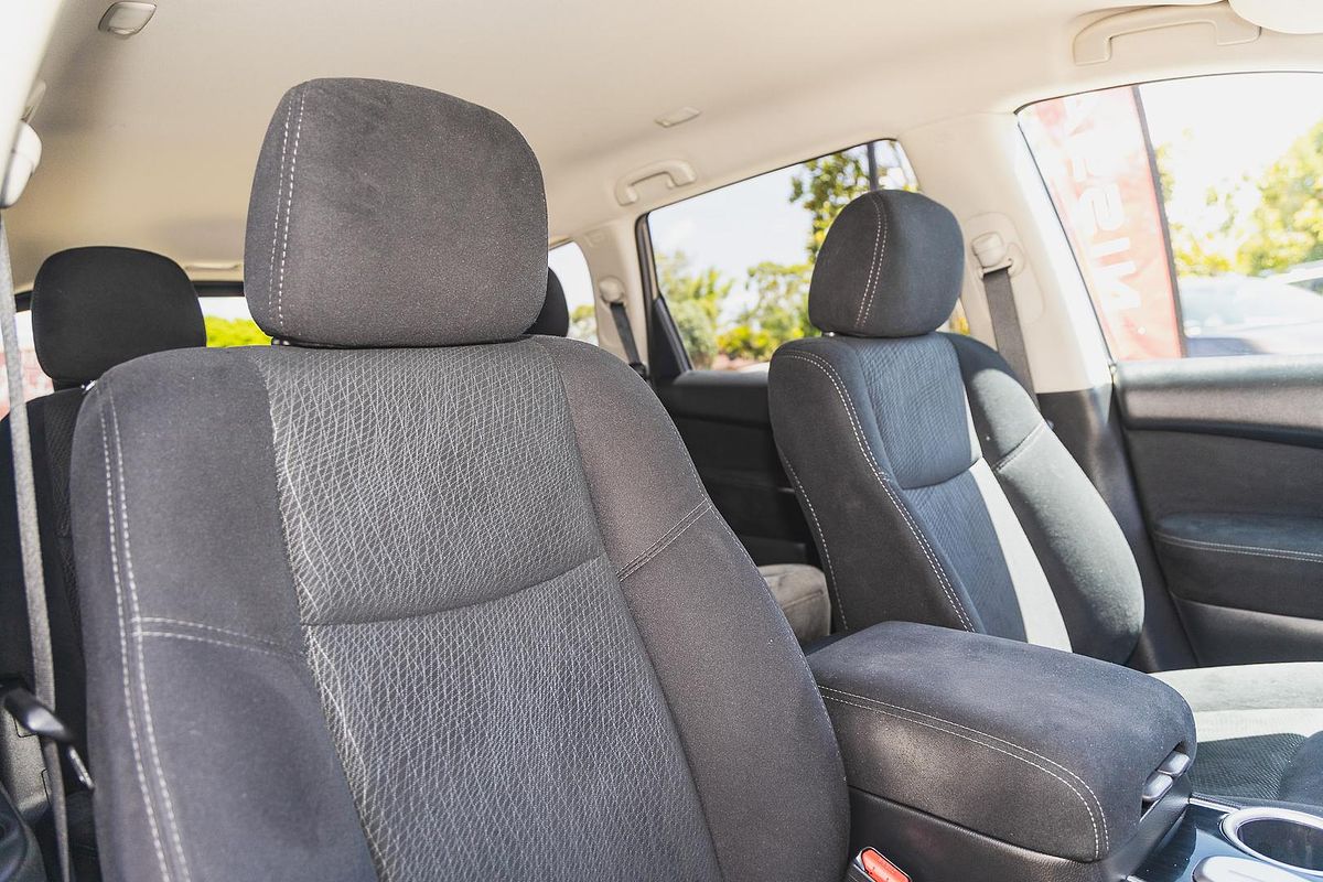 2016 Nissan Pathfinder ST R52