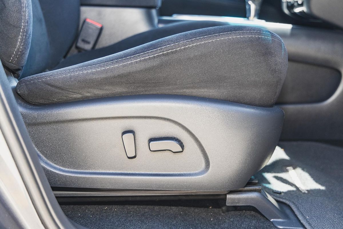 2016 Nissan Pathfinder ST R52