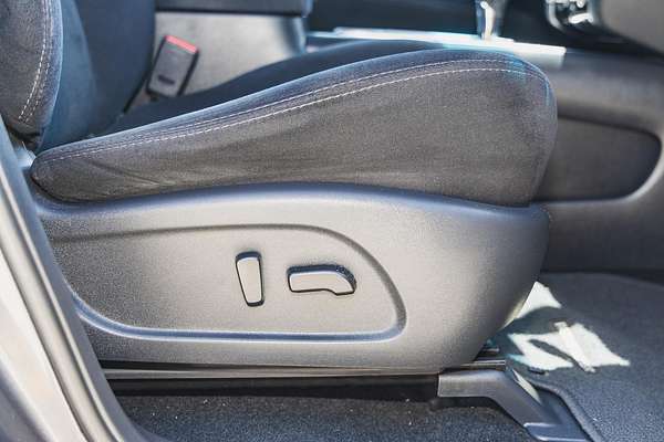 2016 Nissan Pathfinder ST R52