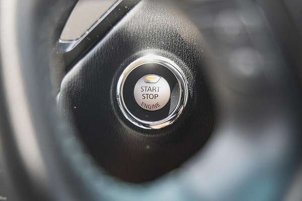 2016 Nissan Pathfinder ST R52