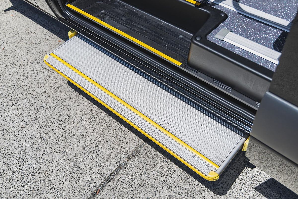 2025 Mercedes-Benz Sprinter 415 Transfer VS30 MWB