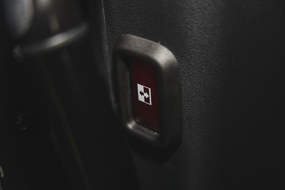 2025 Mercedes-Benz Sprinter 415 Transfer VS30 MWB