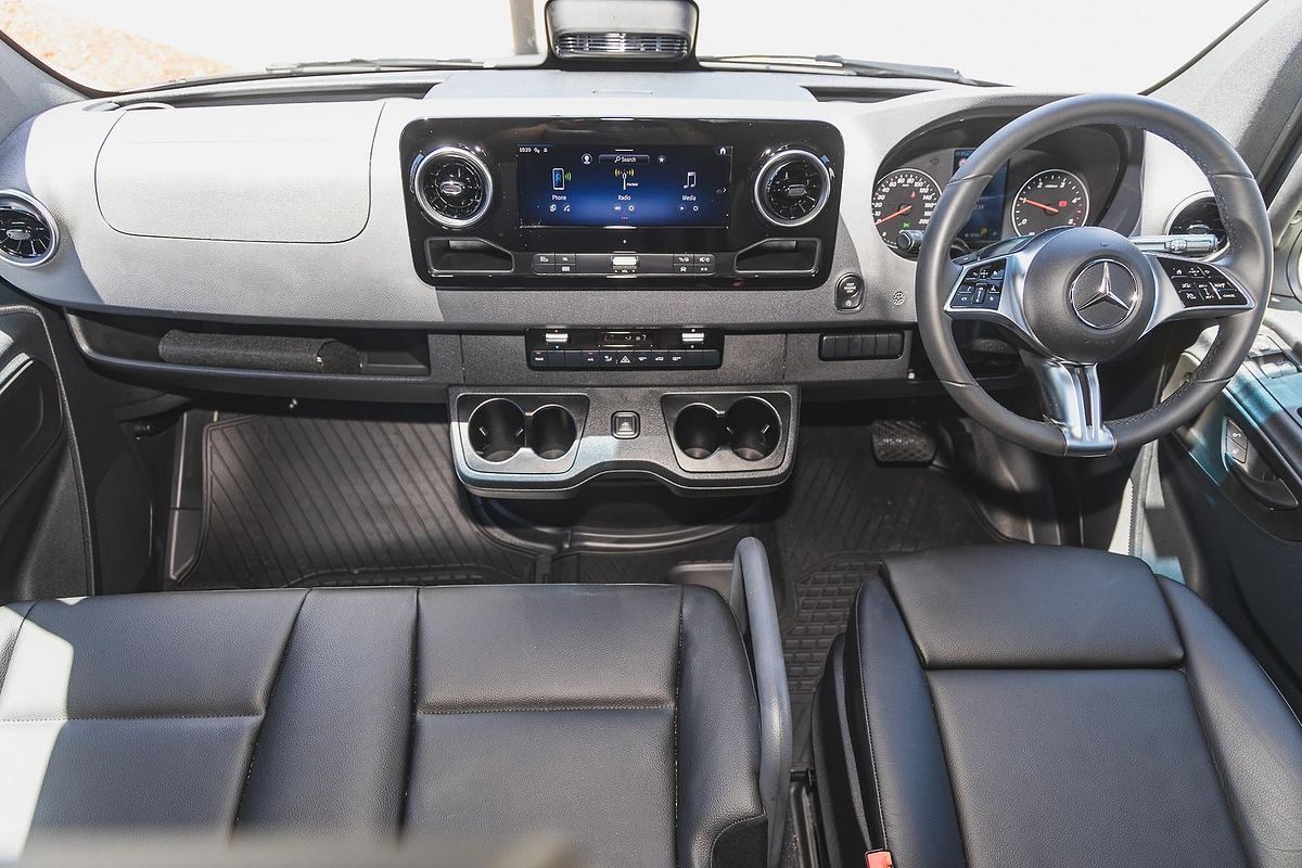 2025 Mercedes-Benz Sprinter 415 Transfer VS30 MWB