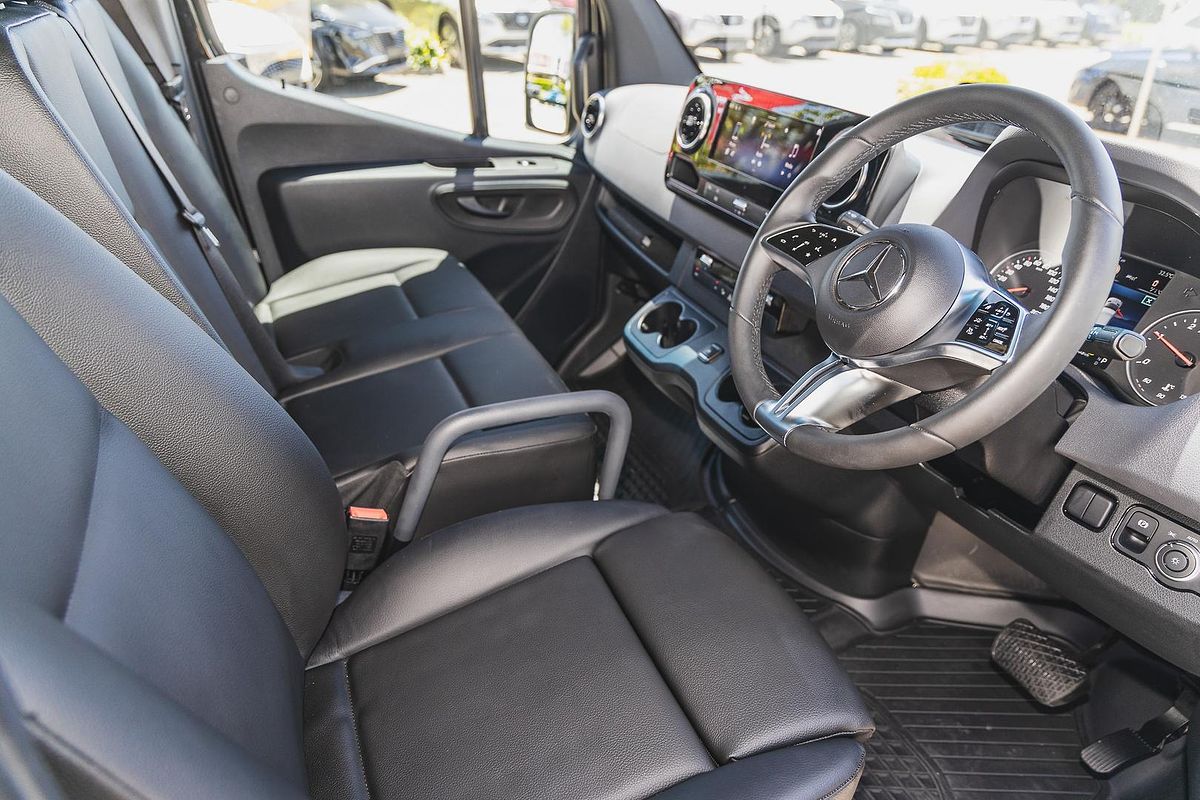 2025 Mercedes-Benz Sprinter 415 Transfer VS30 MWB