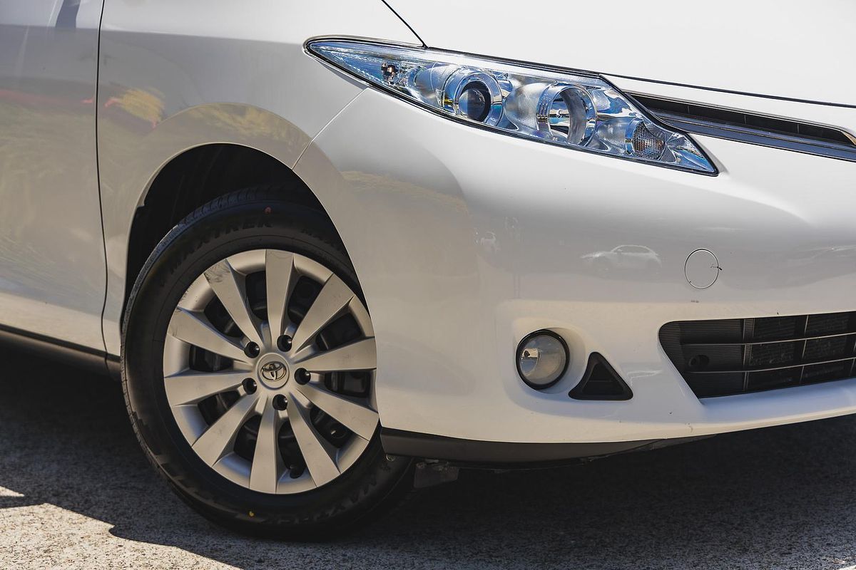 2017 Toyota Tarago GLi ACR50R