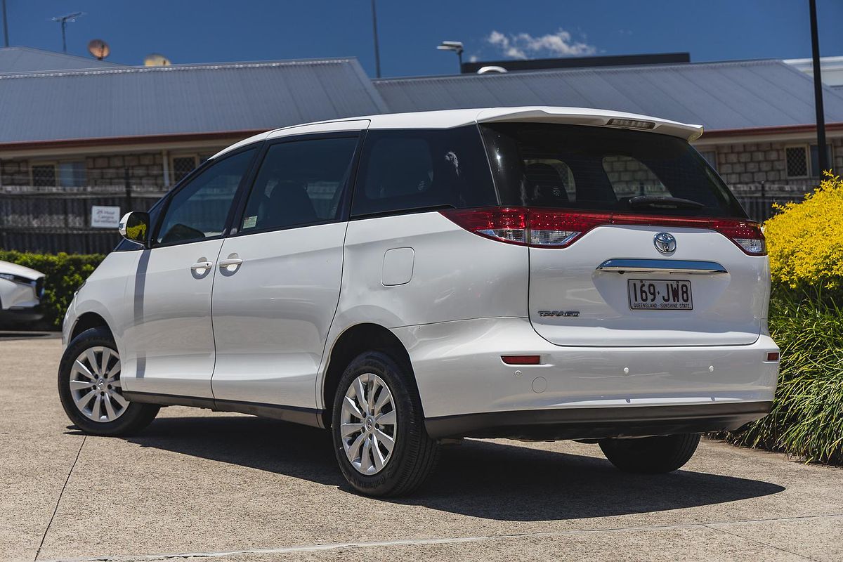 2017 Toyota Tarago GLi ACR50R