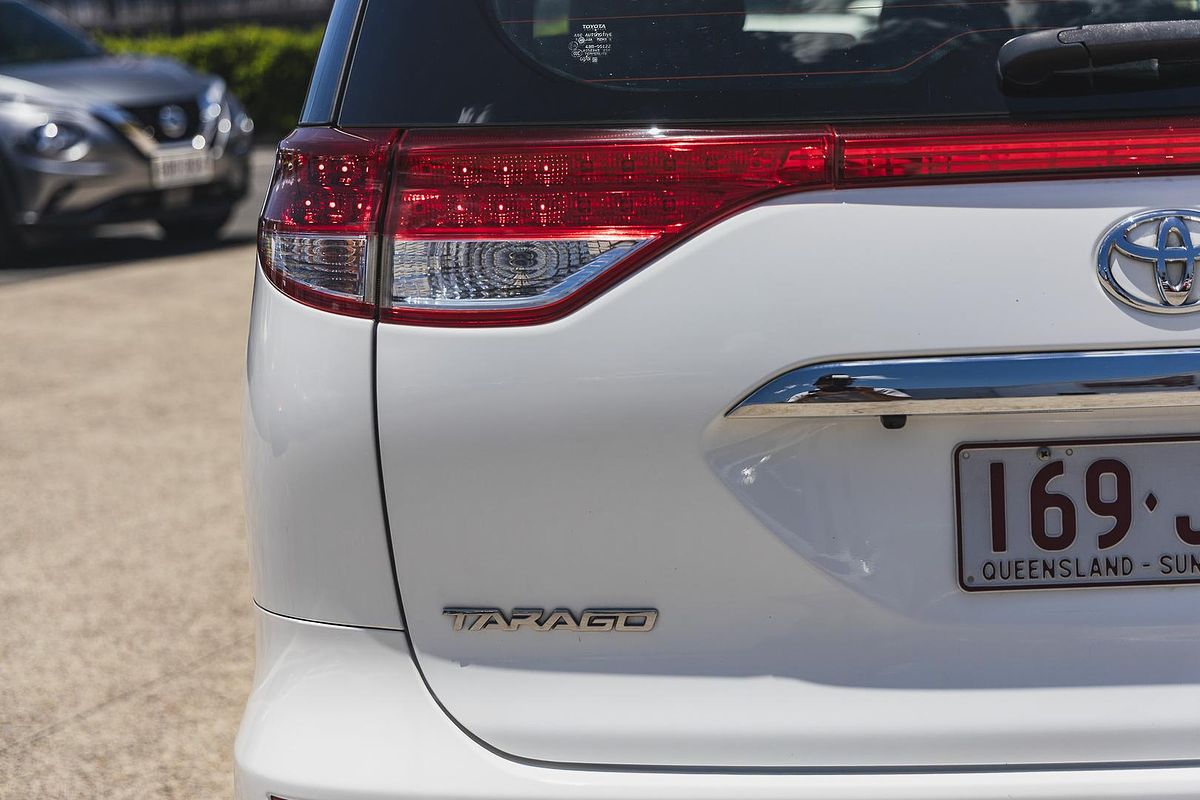 2017 Toyota Tarago GLi ACR50R