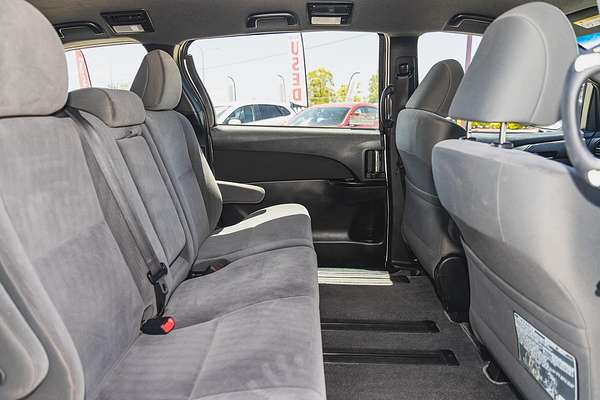 2017 Toyota Tarago GLi ACR50R