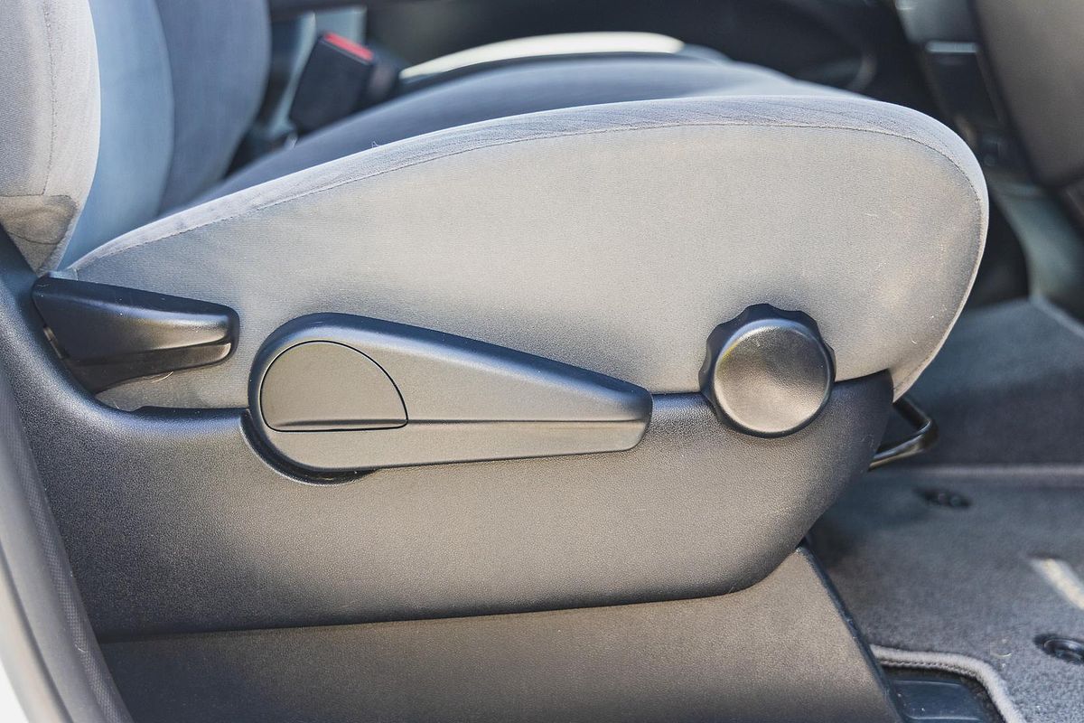 2017 Toyota Tarago GLi ACR50R