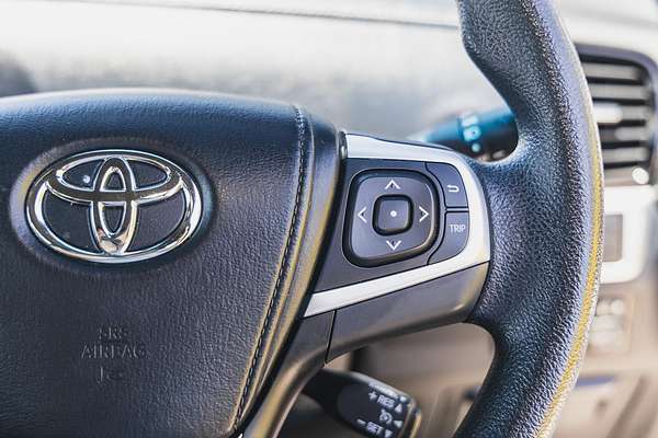 2017 Toyota Tarago GLi ACR50R